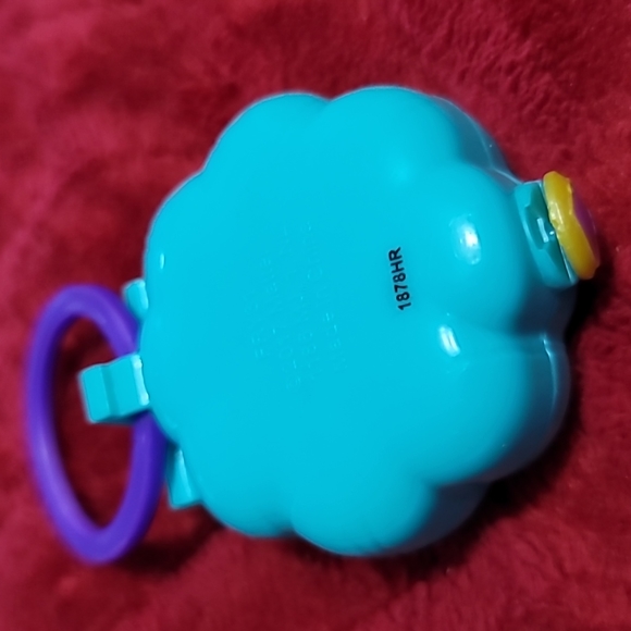 Polly Pocket with Mini Doll - Picture 3 of 3